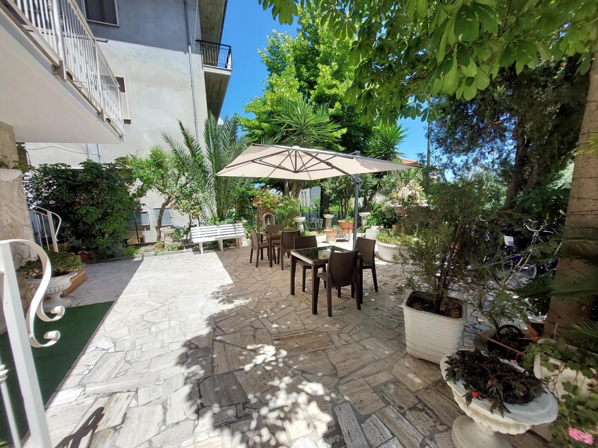 B&B La Fontanella Сан-Бенедетто-дель-Тронто Экстерьер фото